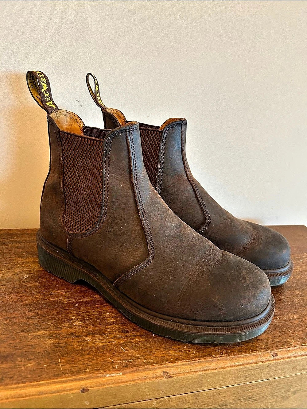 Dr. Martens 2976 Crazy Horse Brown Distressed Leather Chelsea Boots M-5 L-6